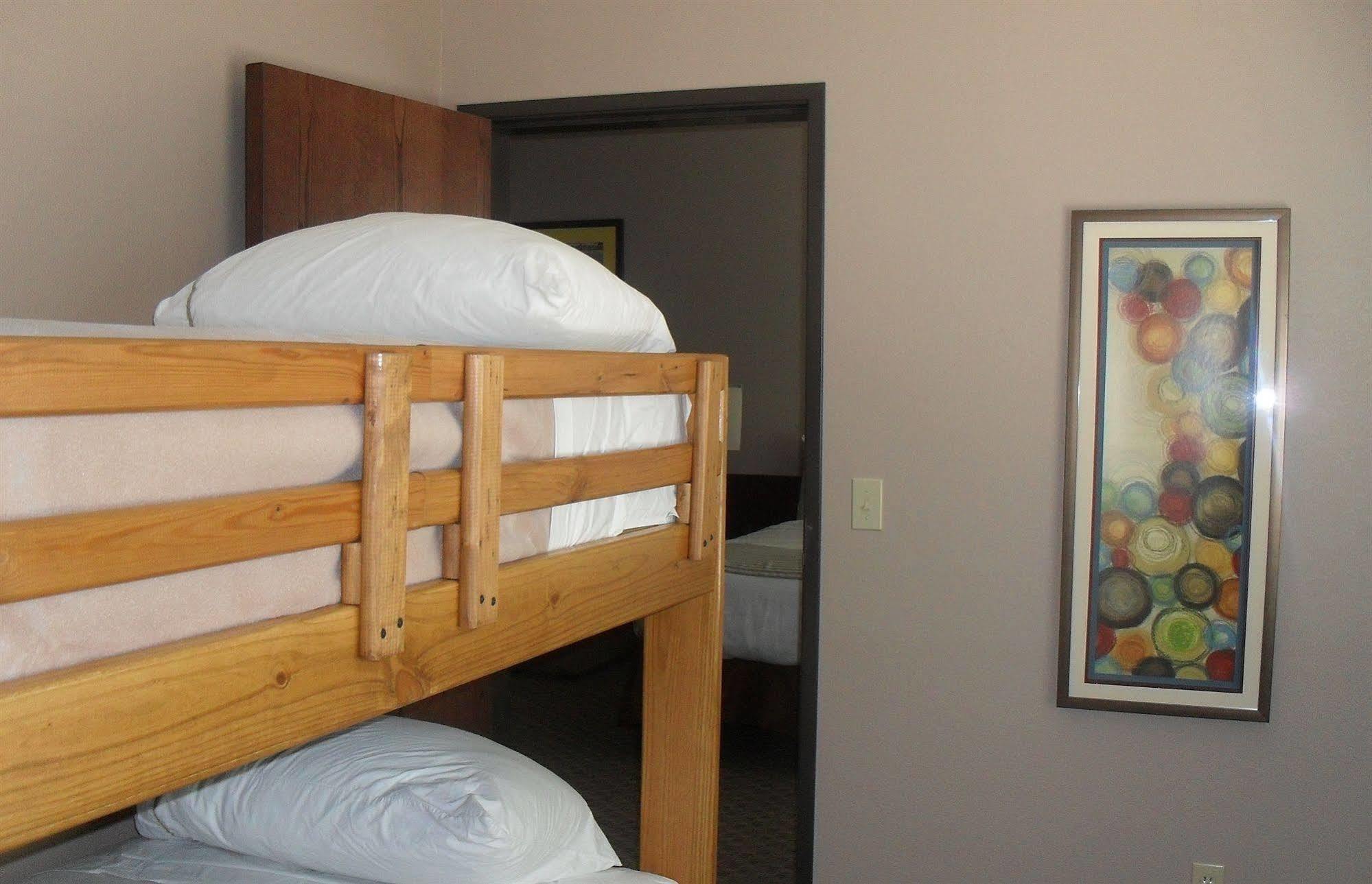 Bell'S Extended Stay And Suites Saint Robert Esterno foto